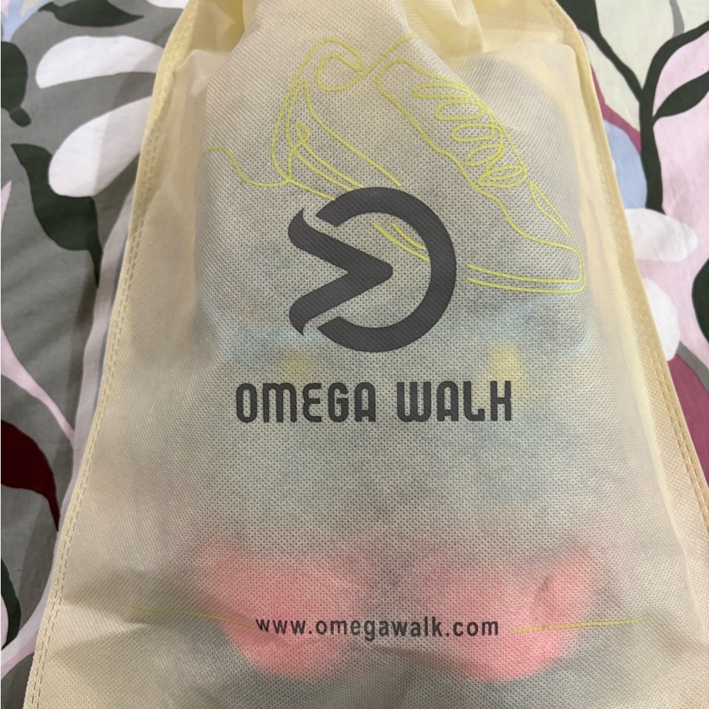 Omega Walk sz 6 NEW Athletic Shoes - Black, Yellow, Pink - Picture 6 of 6